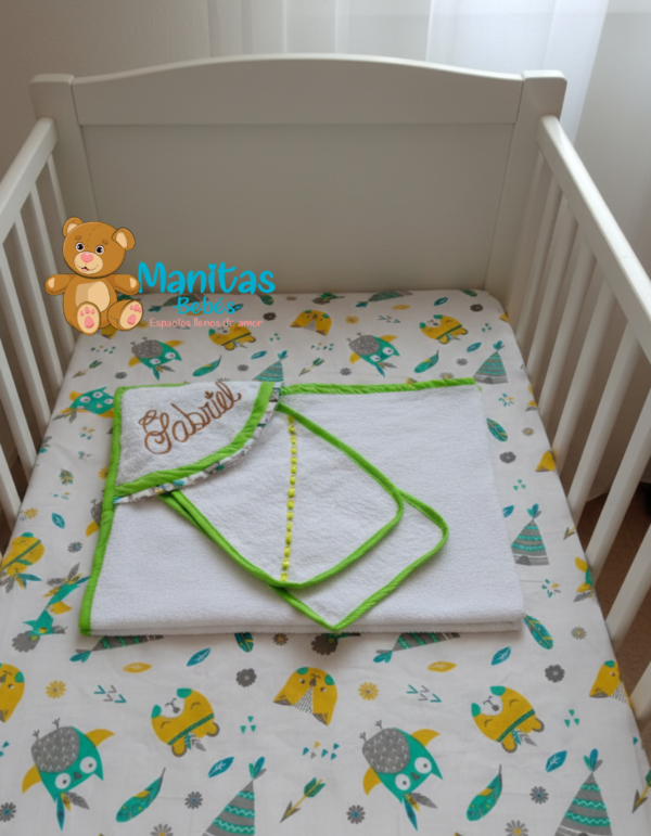 Toalla con babero y babita